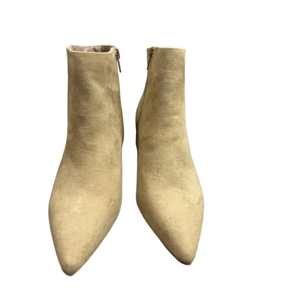 Journee Collection Shoes - New without box Journee Collection Arely Kitten Heel Pointed Toe Bootie size 6.5